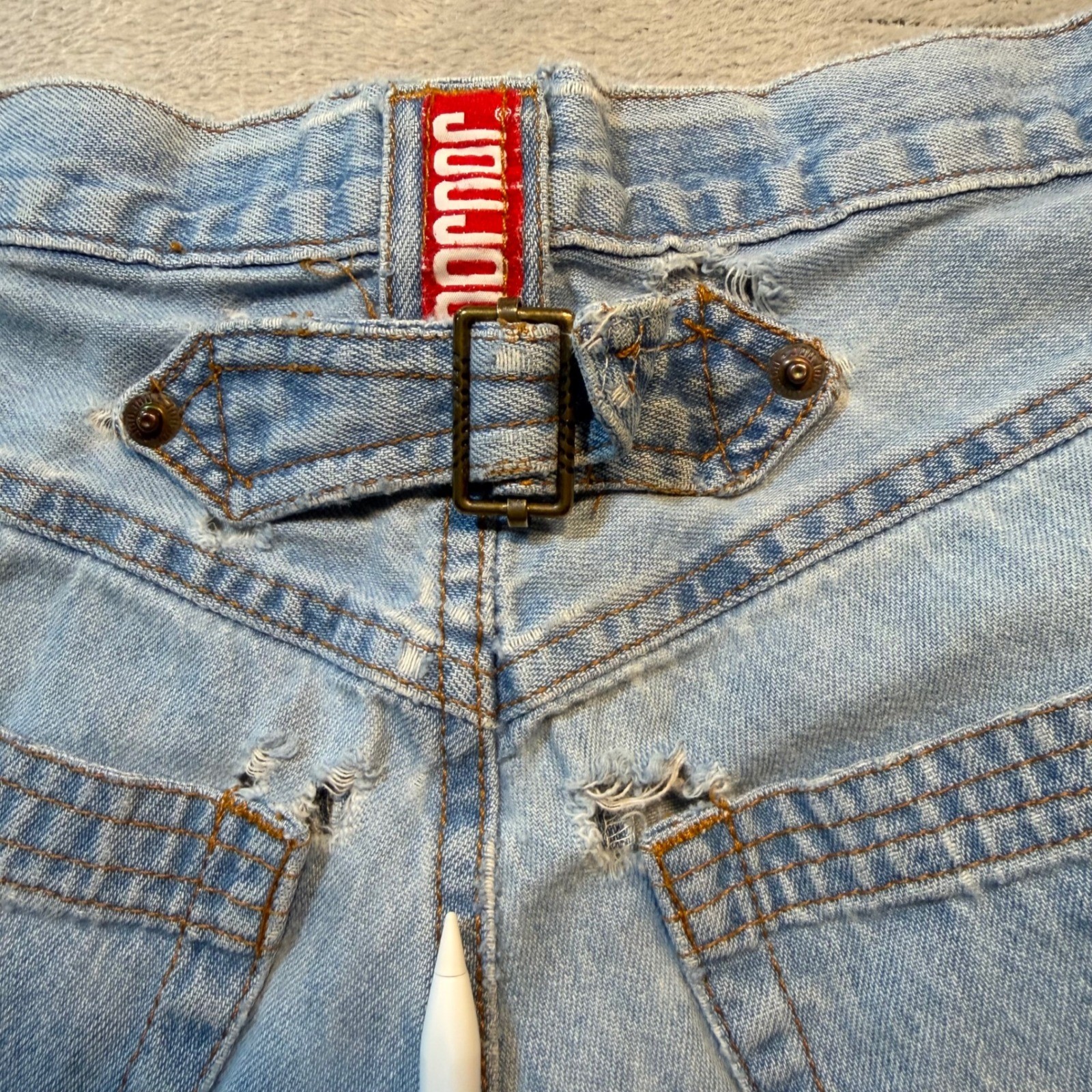 Thrashed vintage 90s High Waisted Light Wash Denim Mom Shorts 7/8 100% Cotton