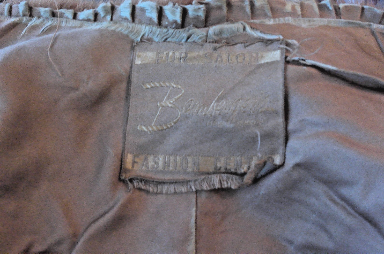 BAMBERGERS NEW JERSEY FUR SALON FUR WRAP W/POCKETS ERNESTINE KIRK BN301