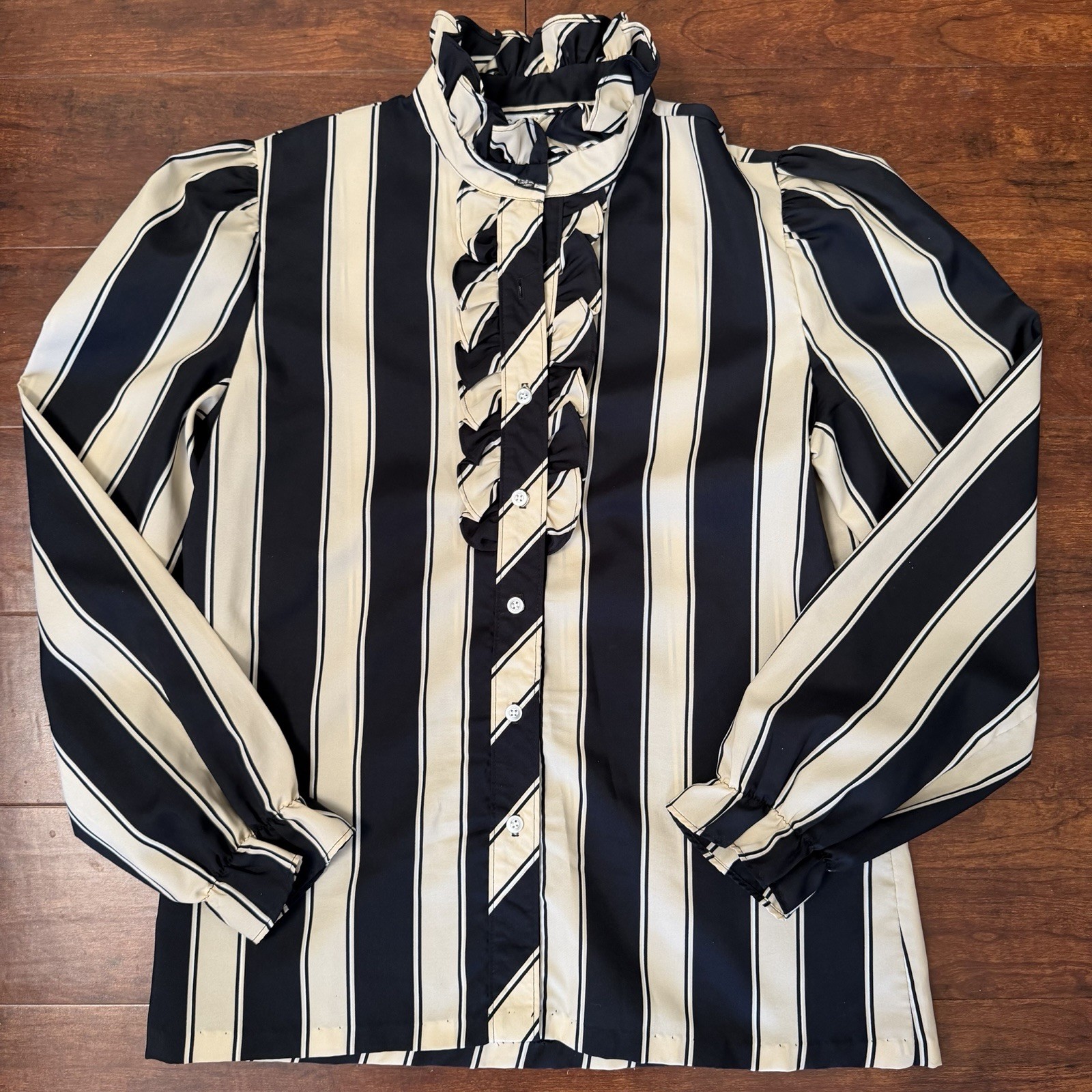 Lucky Winner Cream & Black Stripe Ruffle Button Front Blouse Size Small Vintage