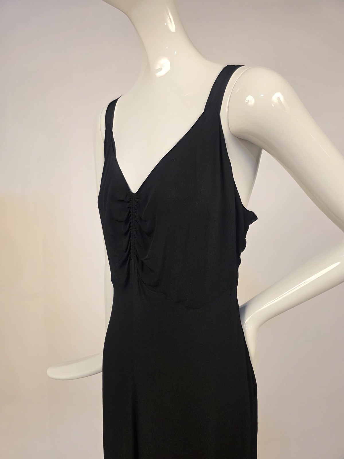 SEXY + SLEEK 1930’S LUX LONG BLACK CREPE DRESS W RUCHED TOP