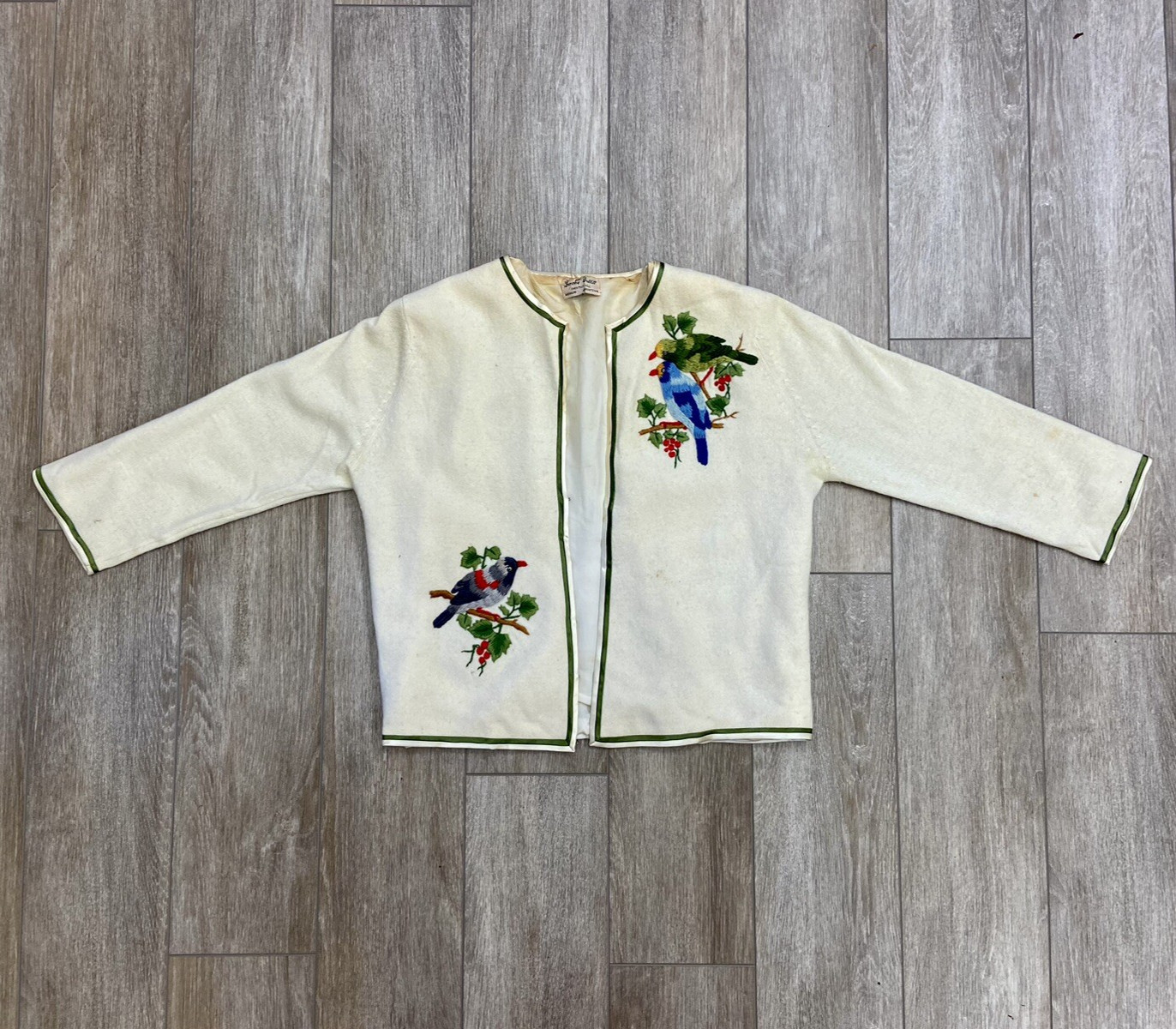 Vintage 1950s Embroidered Bird Novelty Cashmere Sweater Parrot Cardinal Sparrow