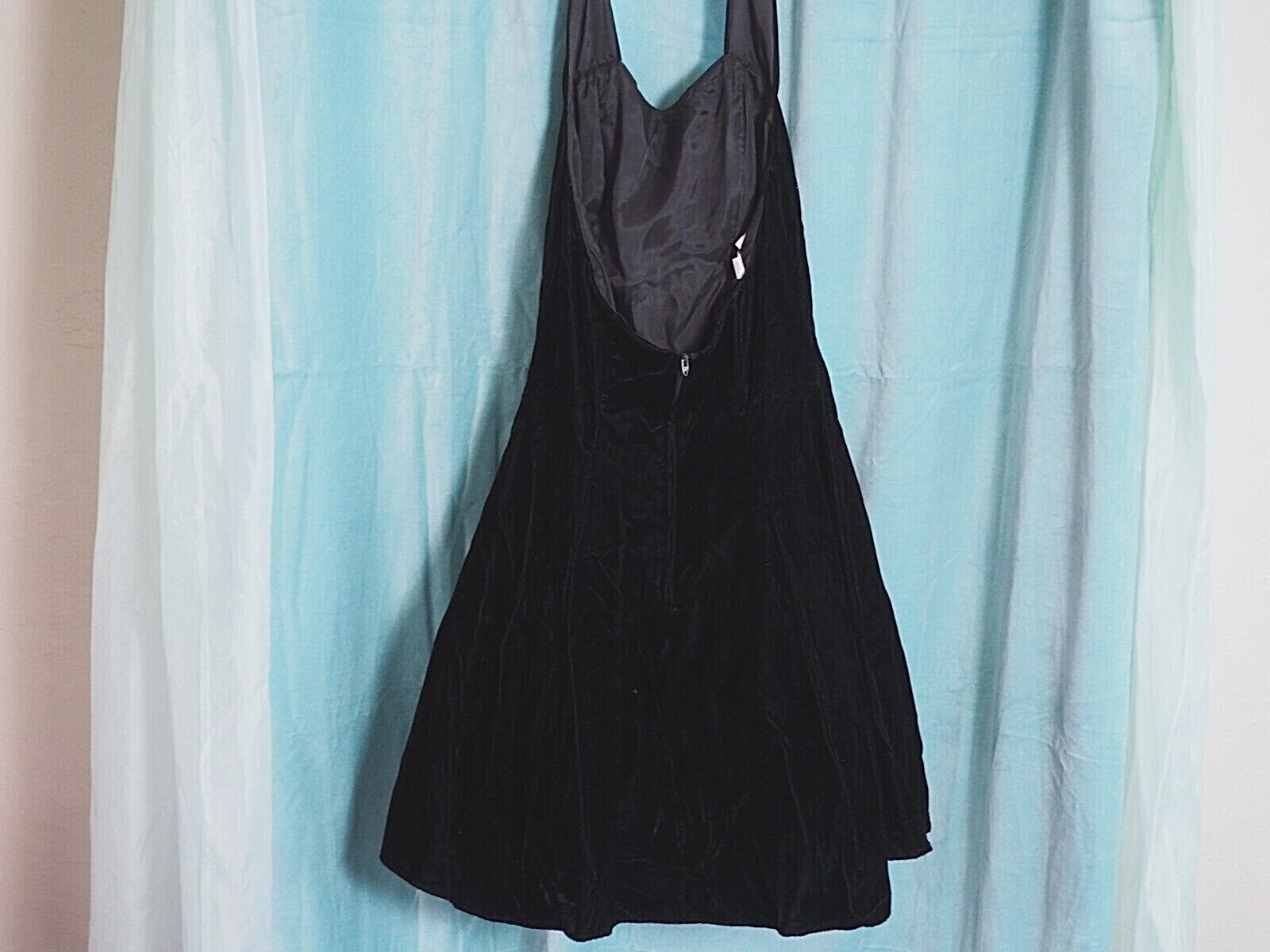 VTG 70s Positively Ellen USA Union Black Velvet Halter Open Back Mini Dress Sz 8