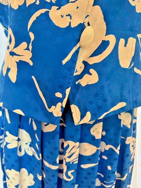 VINTAGE MAGGY LONDON SILK BLUE AND WHITE FLORAL OUTFIT SKIRT JACKET SIZE M 8