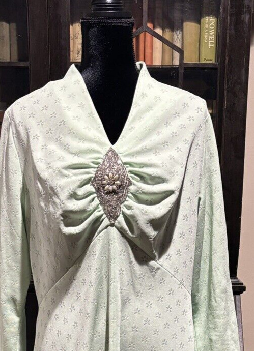 Toni Todd Lady Laura Vintage Maxi Party Dress Beaded Accent Mint Green XLarge?
