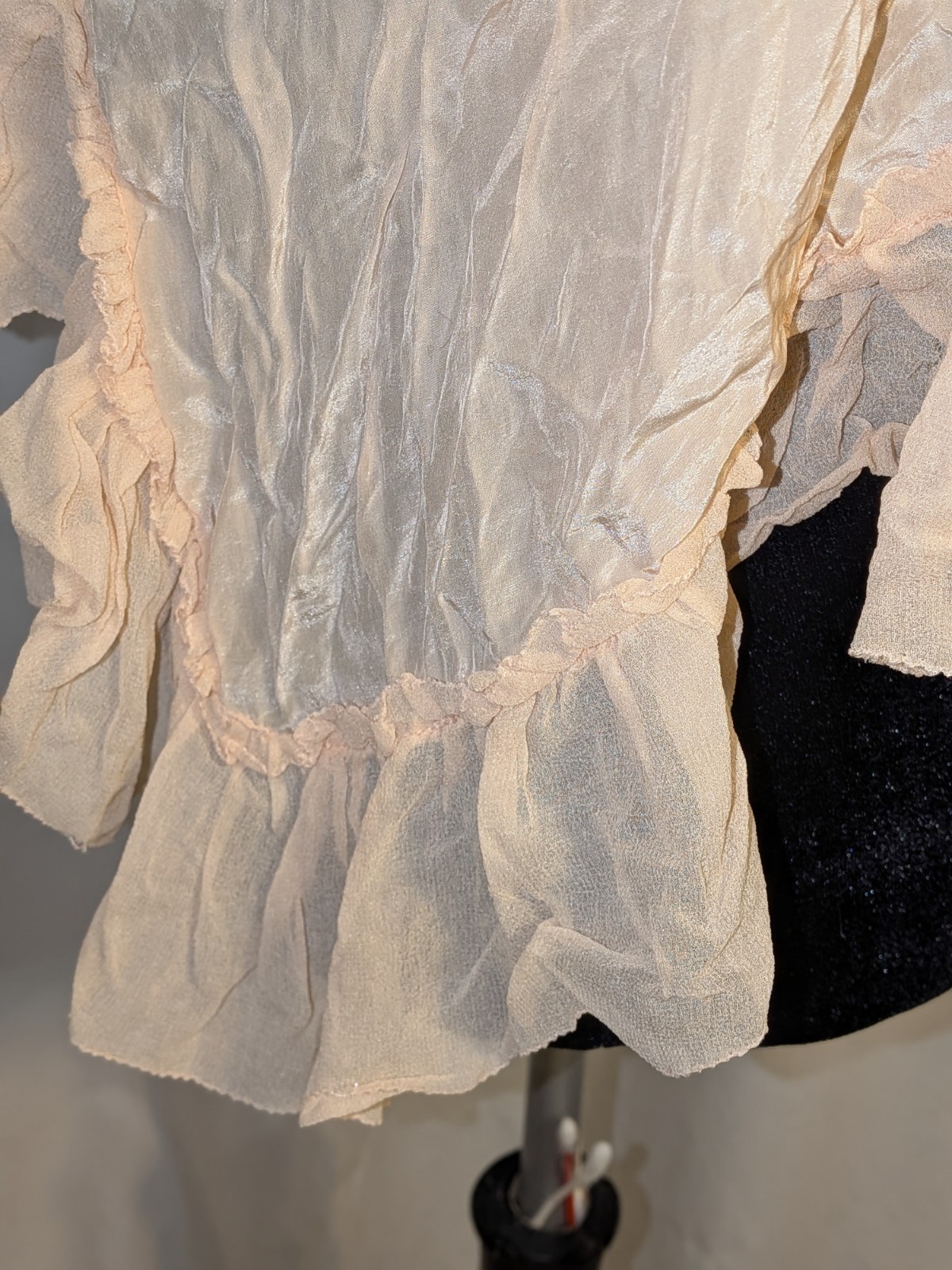 Antique 1930s Light Pink Chiffon Cape W/ Embroidered Rose Sz M