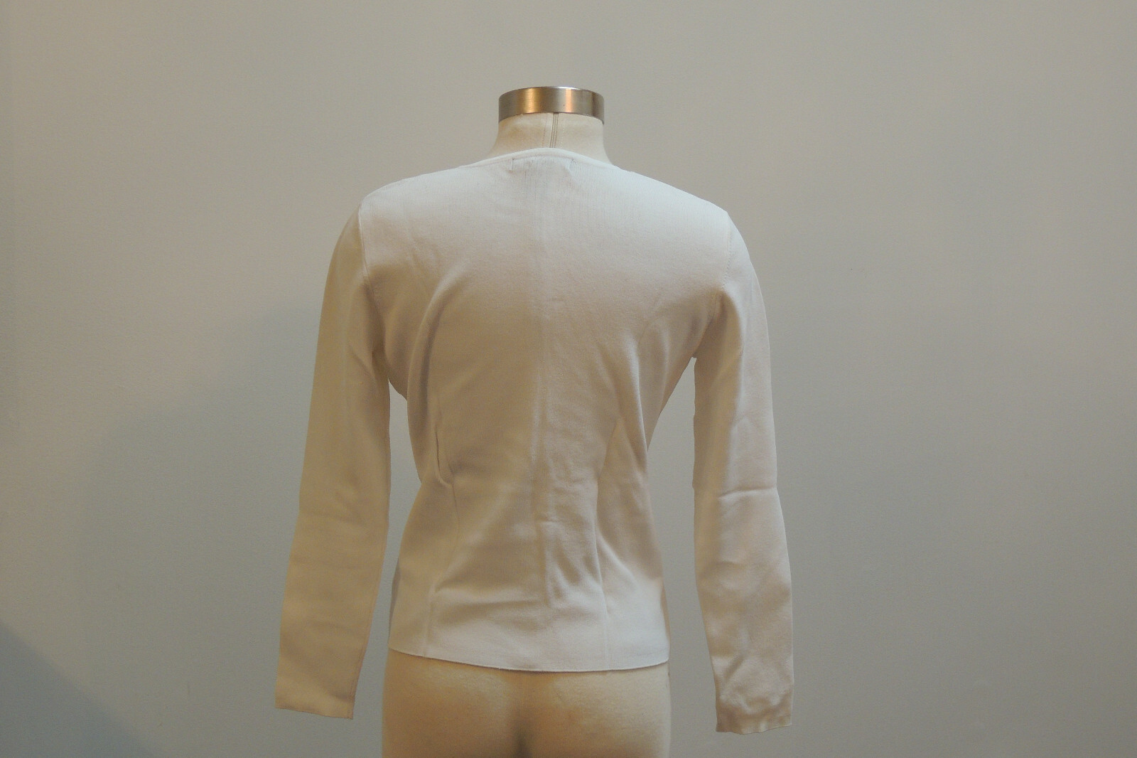 VTG 90s LINDA MATTHEWS Cardigan WHITE EMBROIDER RAYON AND NYLON -MEDIUM
