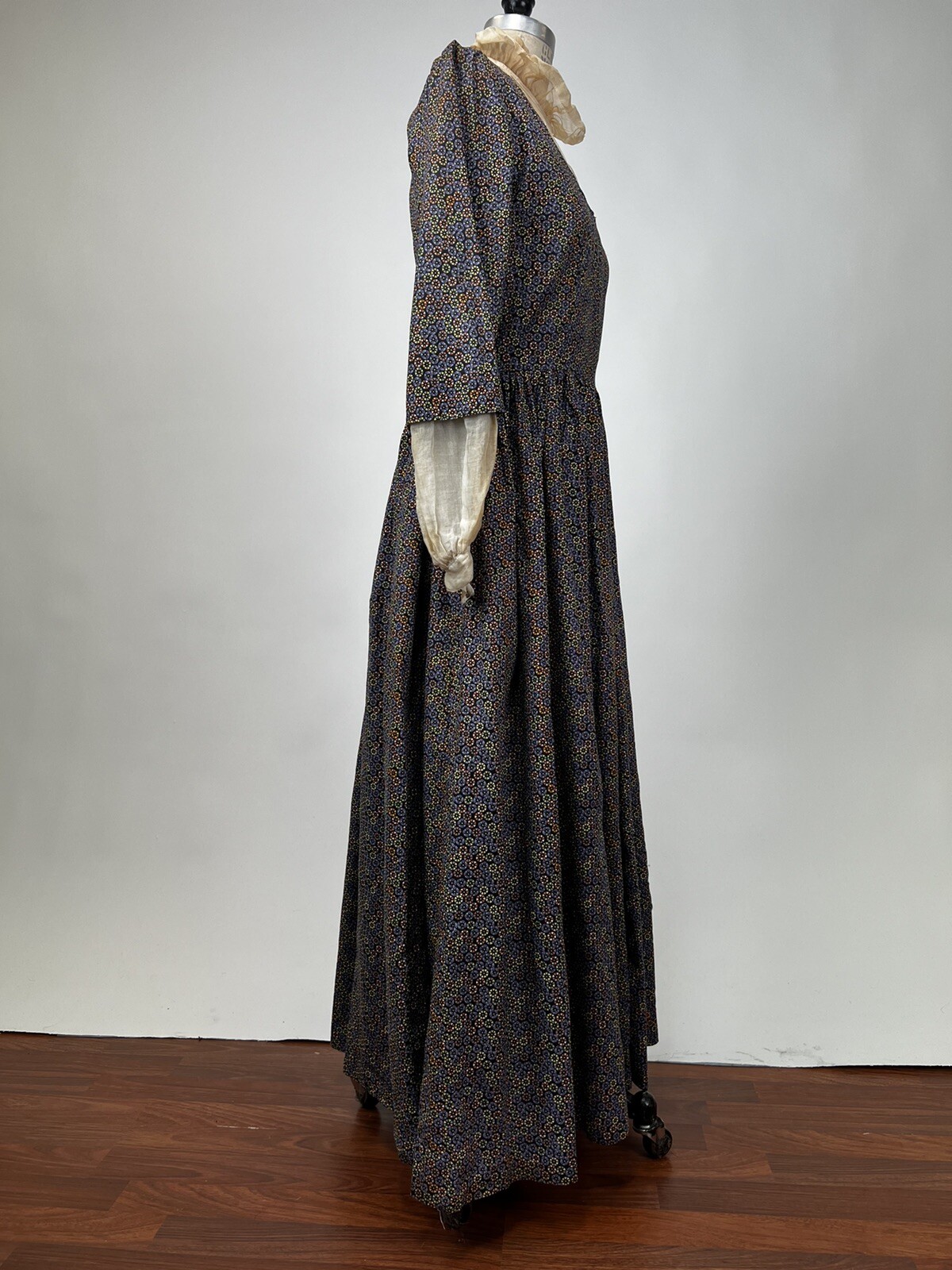 Antique 1930s Cotton Folk Printed Day Dress With False Collar Wounded Bird AS IS