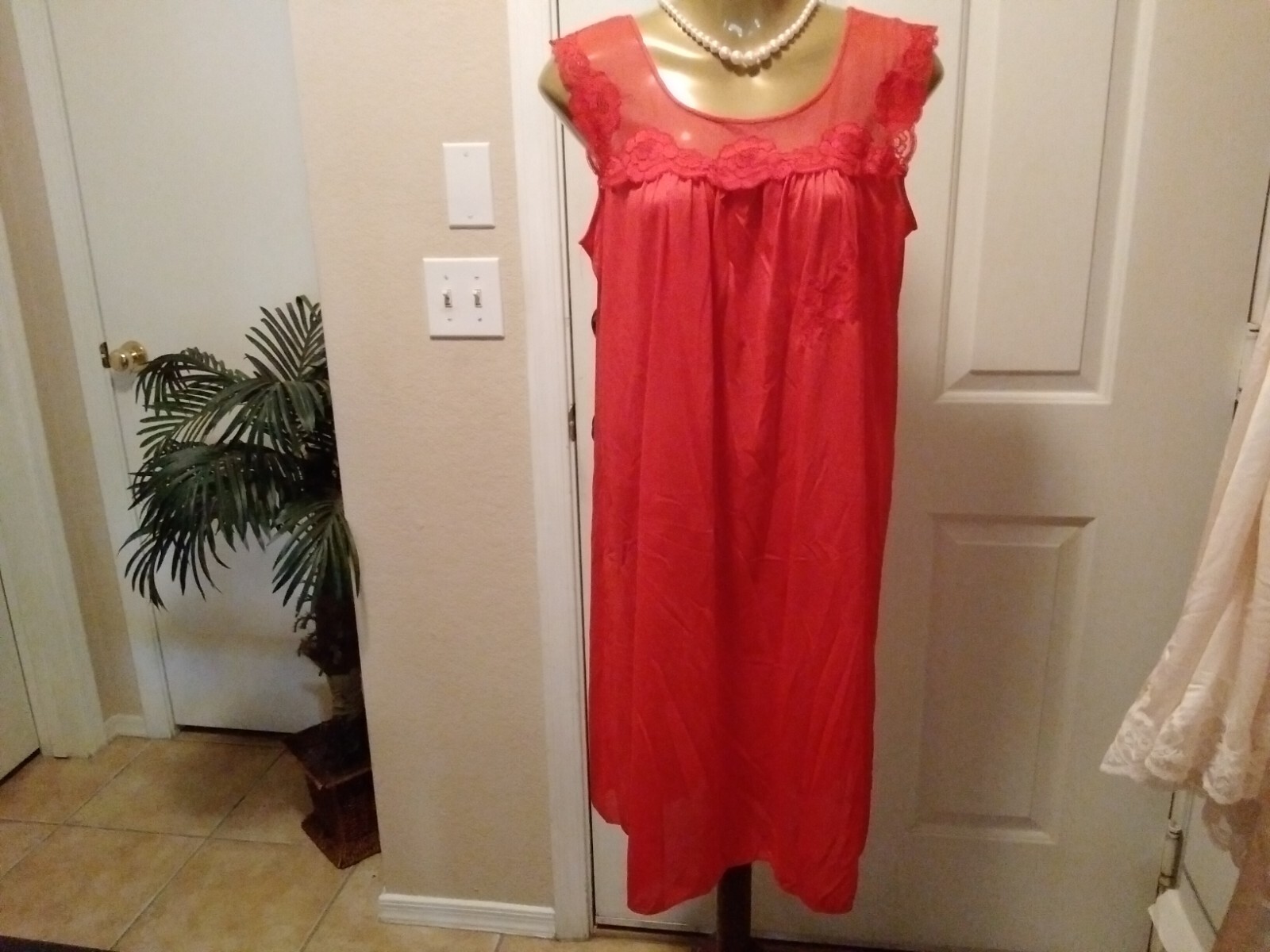 Womans Vintage Nightgown Nighty Lingerie Lorraine Apple Red Size Small