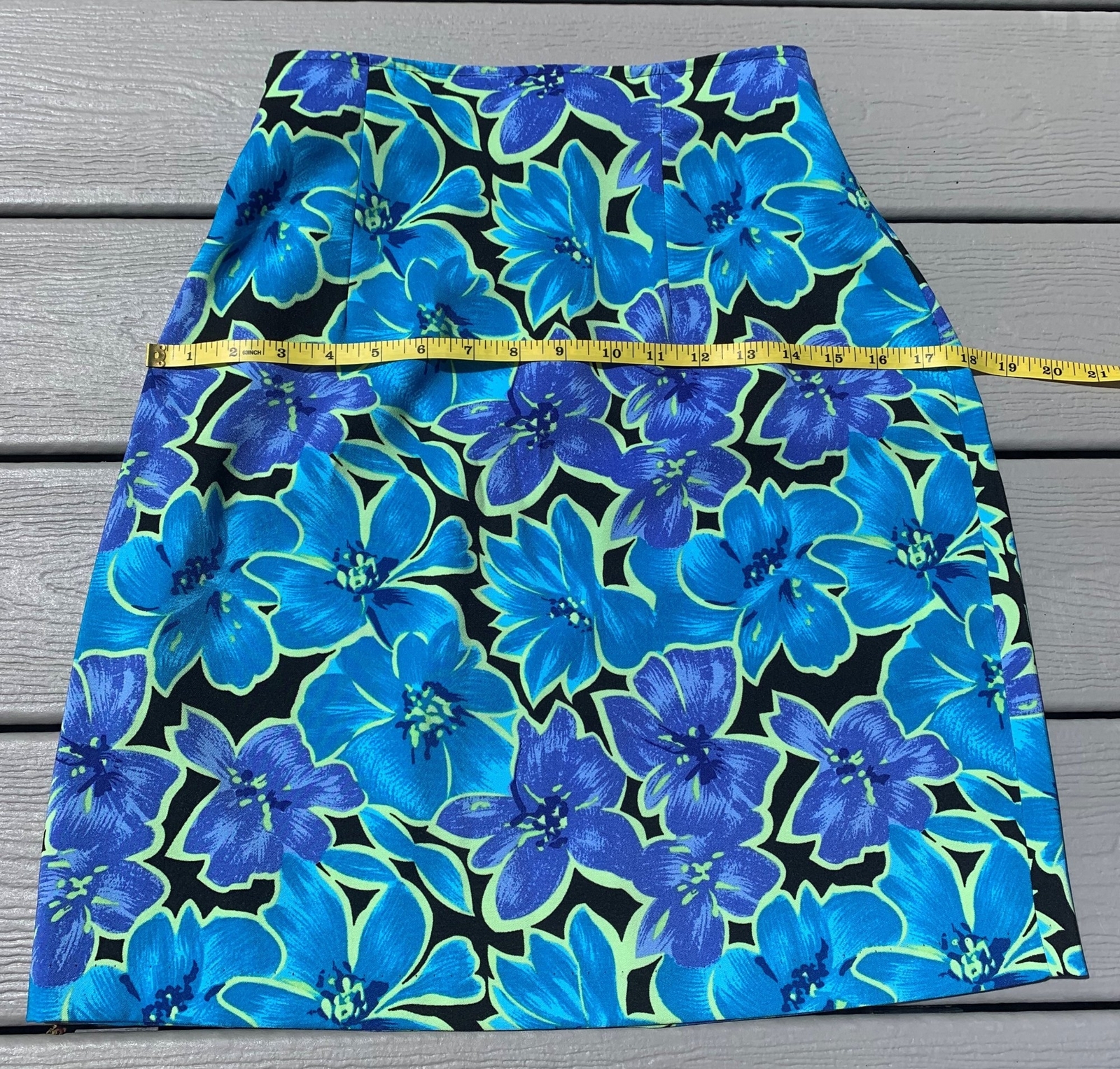 Vintage Floral Skirt Black w/Blue Purple Green Knee Length Sz 8 Light Flowy