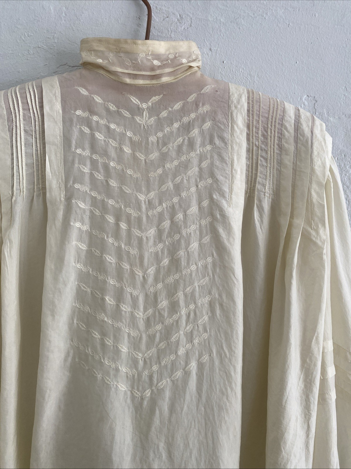 Antique Vintage White Silk Baloon Sleeve Pleated Blouse Floral Embroidery Sz XXL