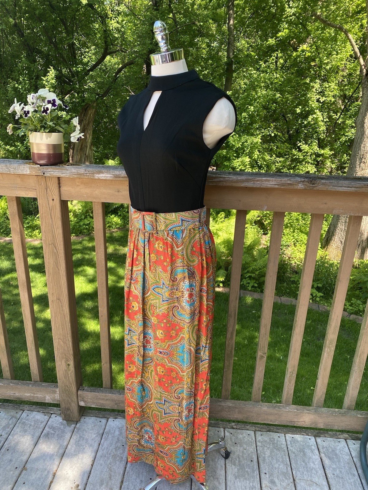 Vtg 70s Psychedelic Long Skirt w Belt Maxi Hostess Dress Black Bodice Size 9 10