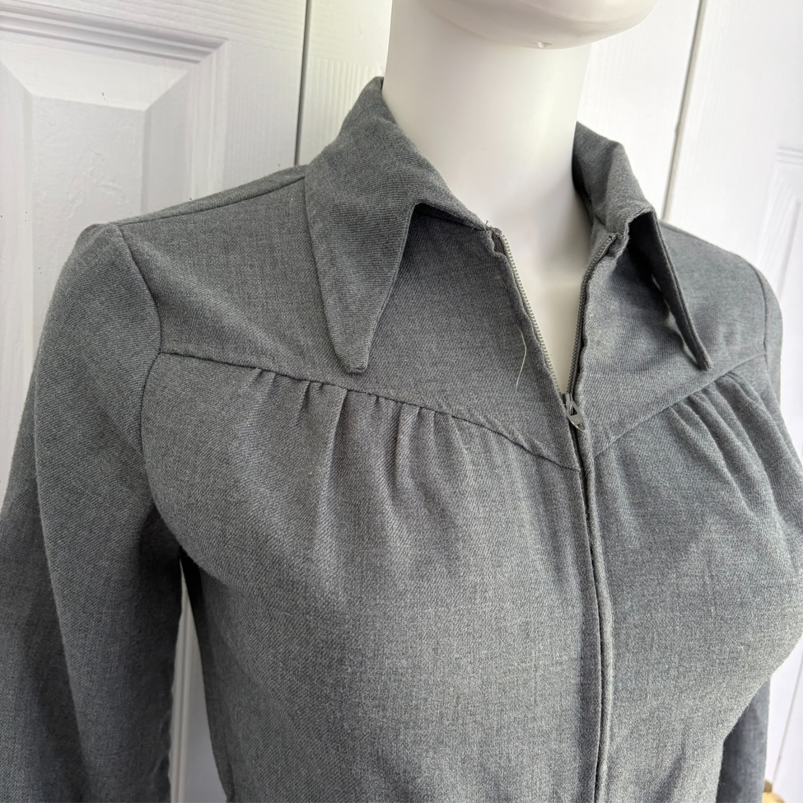 Vintage 70’s Juniors Grey Pants Jumpsuit with zip closure size 9