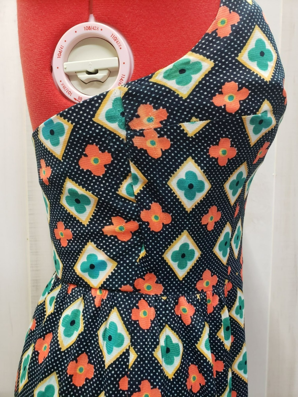 Vintage Halter Dress Medium Floral Print 70s Mob wife zip back Lisa Cobb Serbin