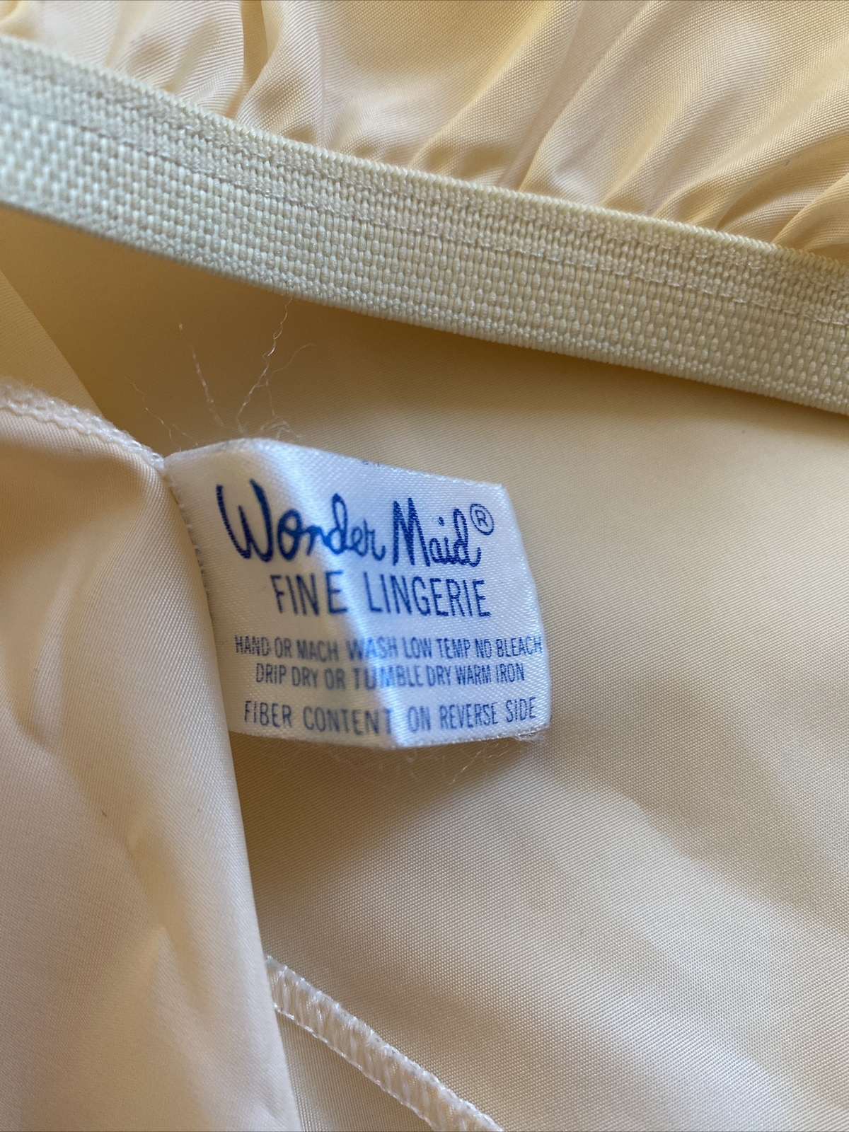 Wonder Maid vintage half slip Size medium nylon poly Beige