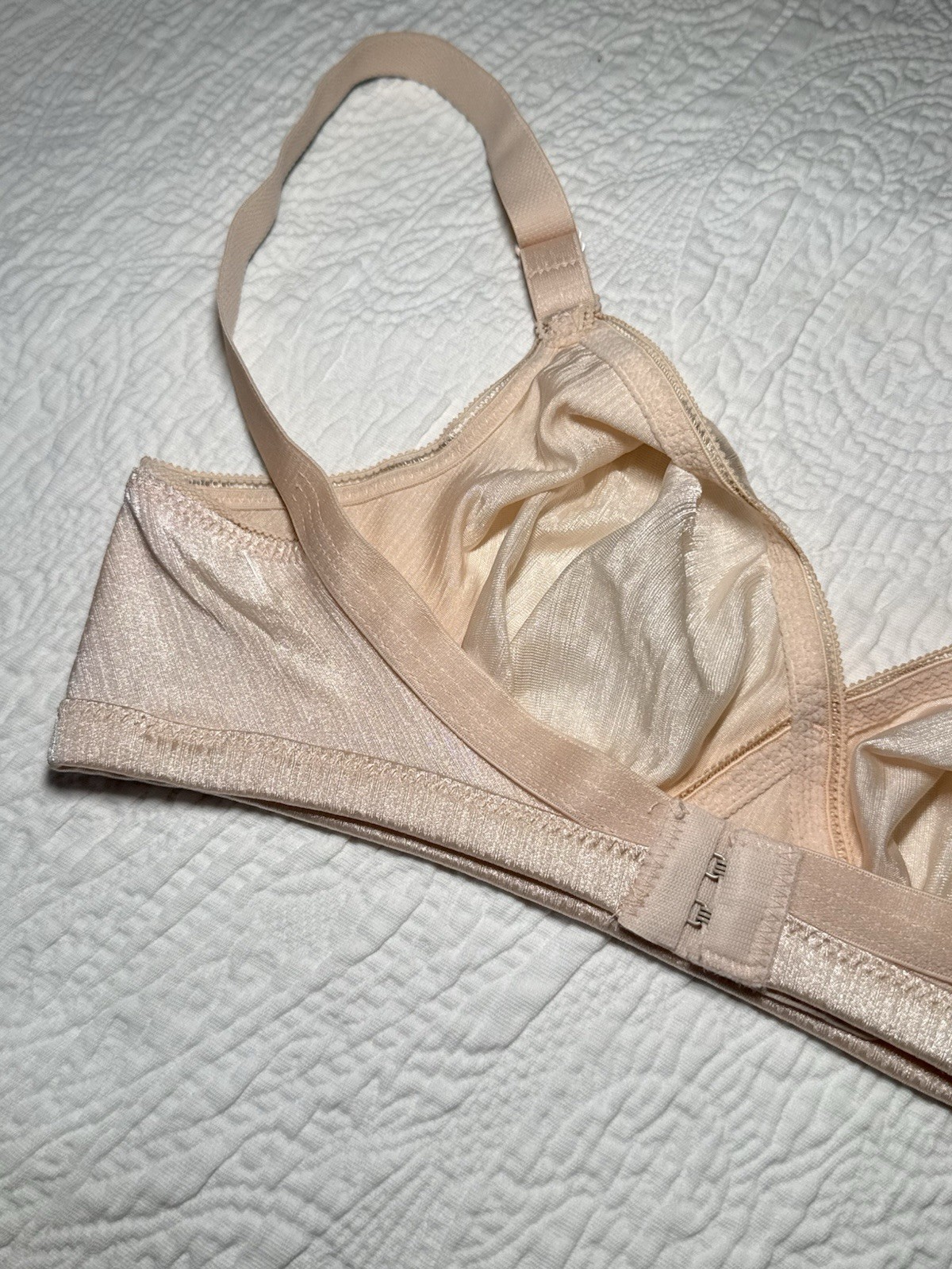 Vintage Montgomery Ward Size 36C Bra Shiny Satin Wireless NWOT