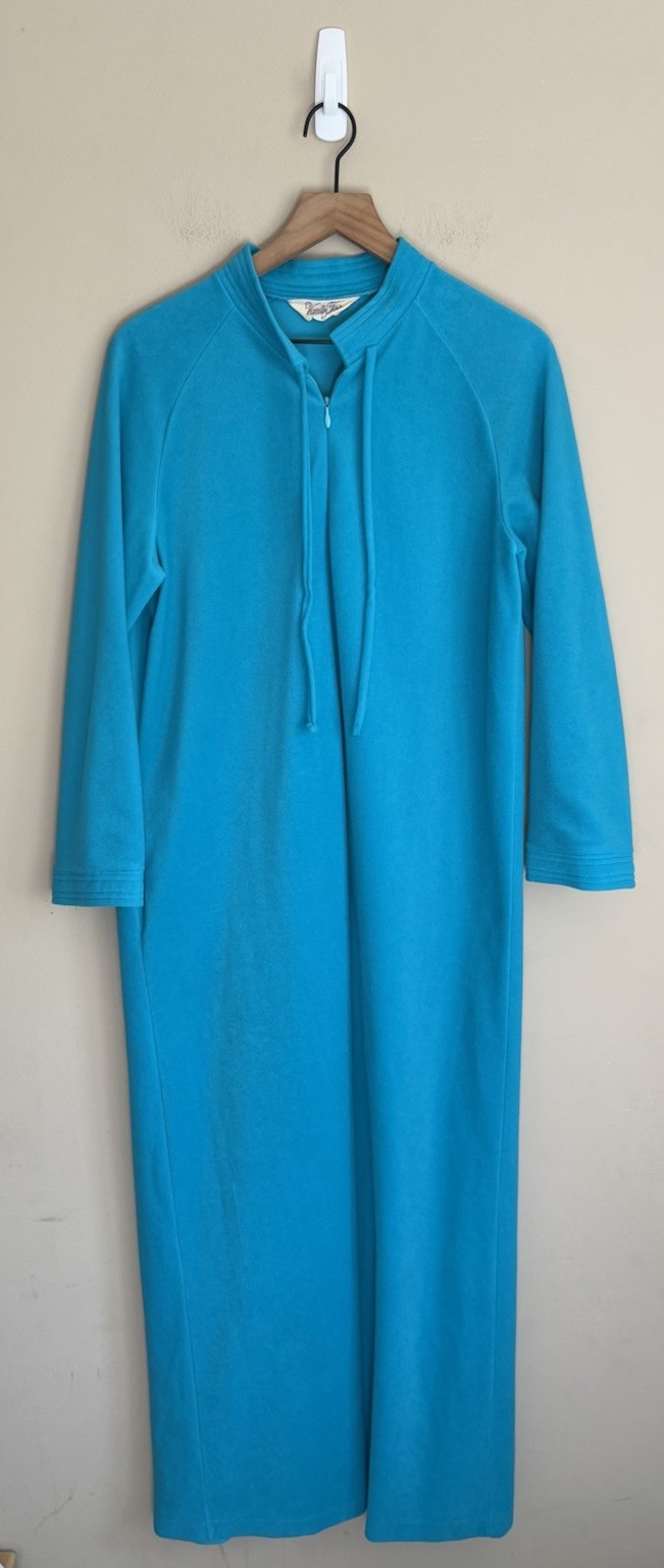 Vintage Vanity Fair Velour Robe Womens Small Classic Comfortable