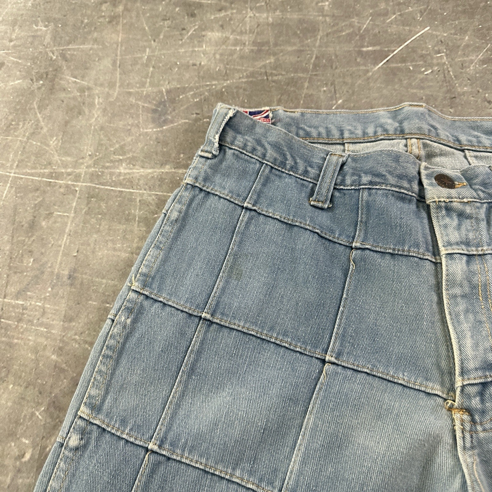 Vintage ’70s Brittania Patchwork Light Wash Bellbottom Boho Flare Jeans 33 Waist