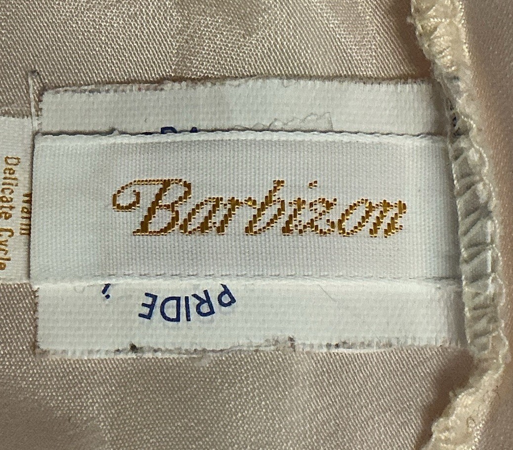 Vtg Barbizon Petti-Chic Ivory Half Slip Crepe Remarque L25- With 6” Lace