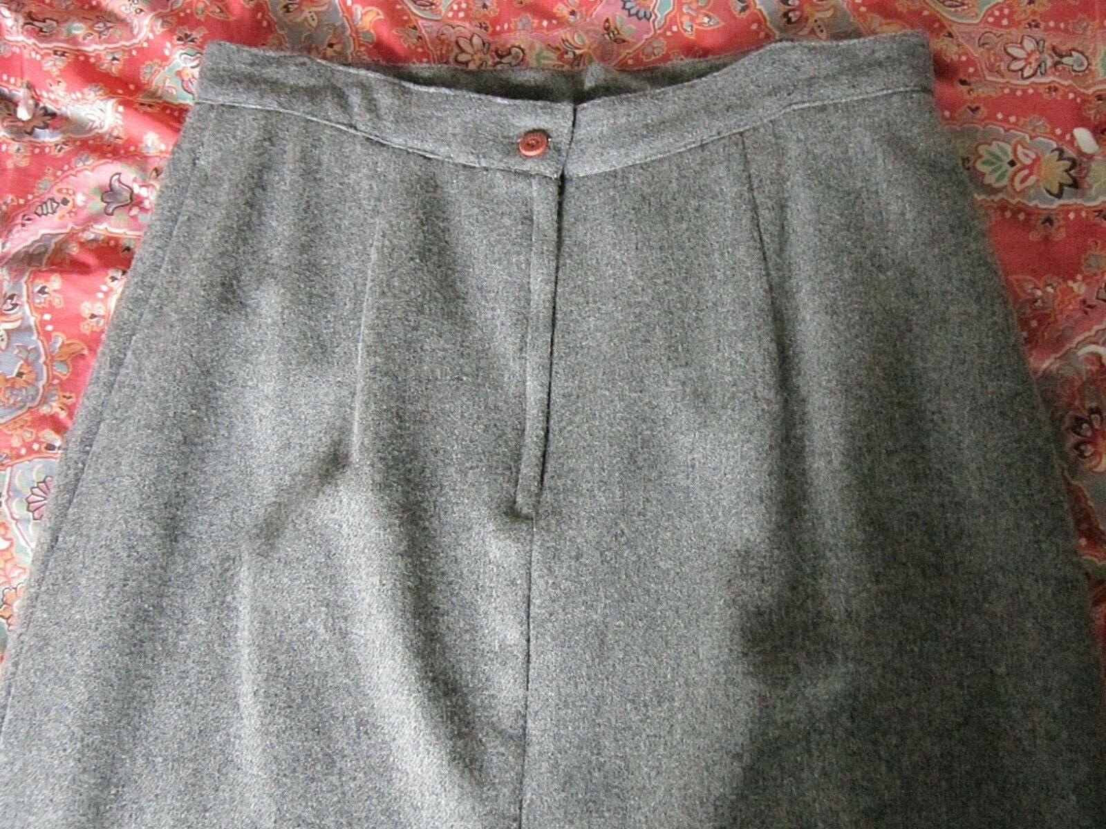 Gray Wool Pencil Skirt-Calf Length-Carson Pirie Scott-Size18-Lined-Back Zipper