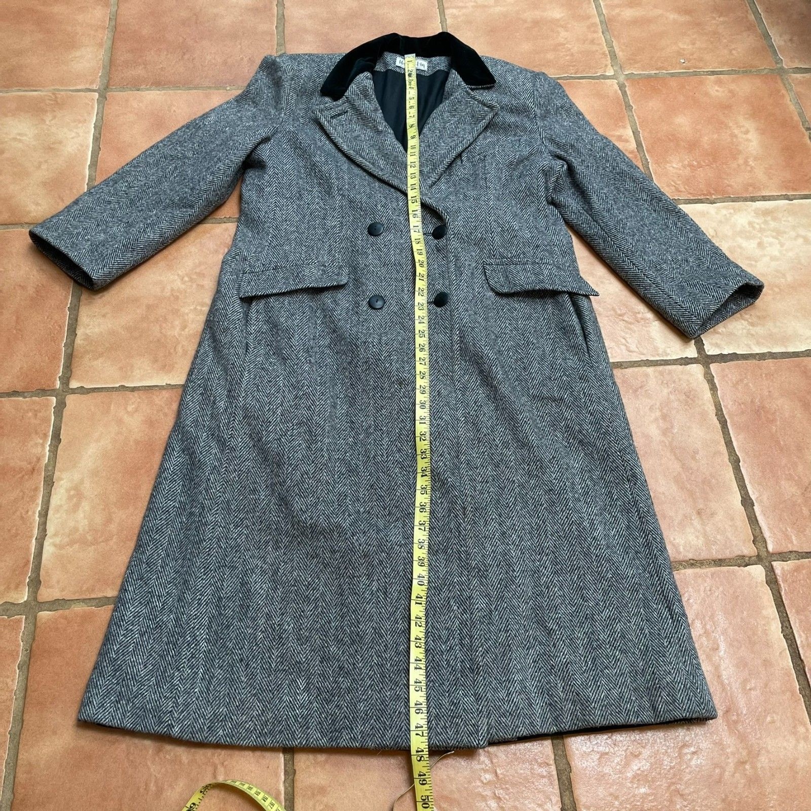 Herman Kay Vintage Double Breasted Wool Gray Herringbone Peacoat Velvet Collar12