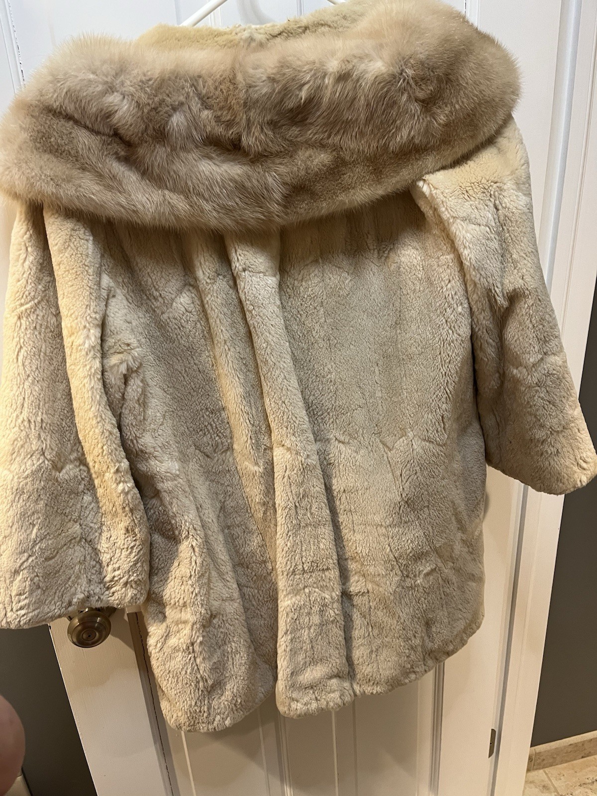 Rocks Hyde Park Co. Women’s Beige Fur Coat Vintage Regular Size