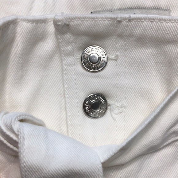 Forever 21 Summer Chic White Paperbag Denim Shorts Belted Pleated Front NWT