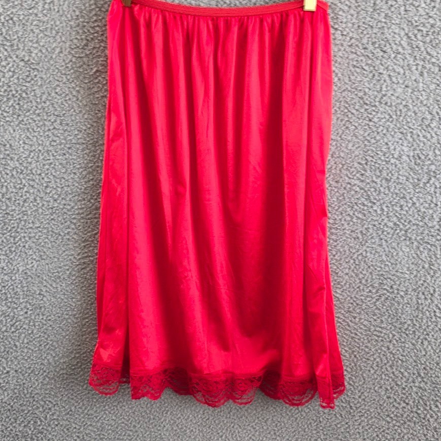 Vintage Luxer Dame Lingerie Half Slip Skirt Size 32-34 Red Nylon Lace Trim