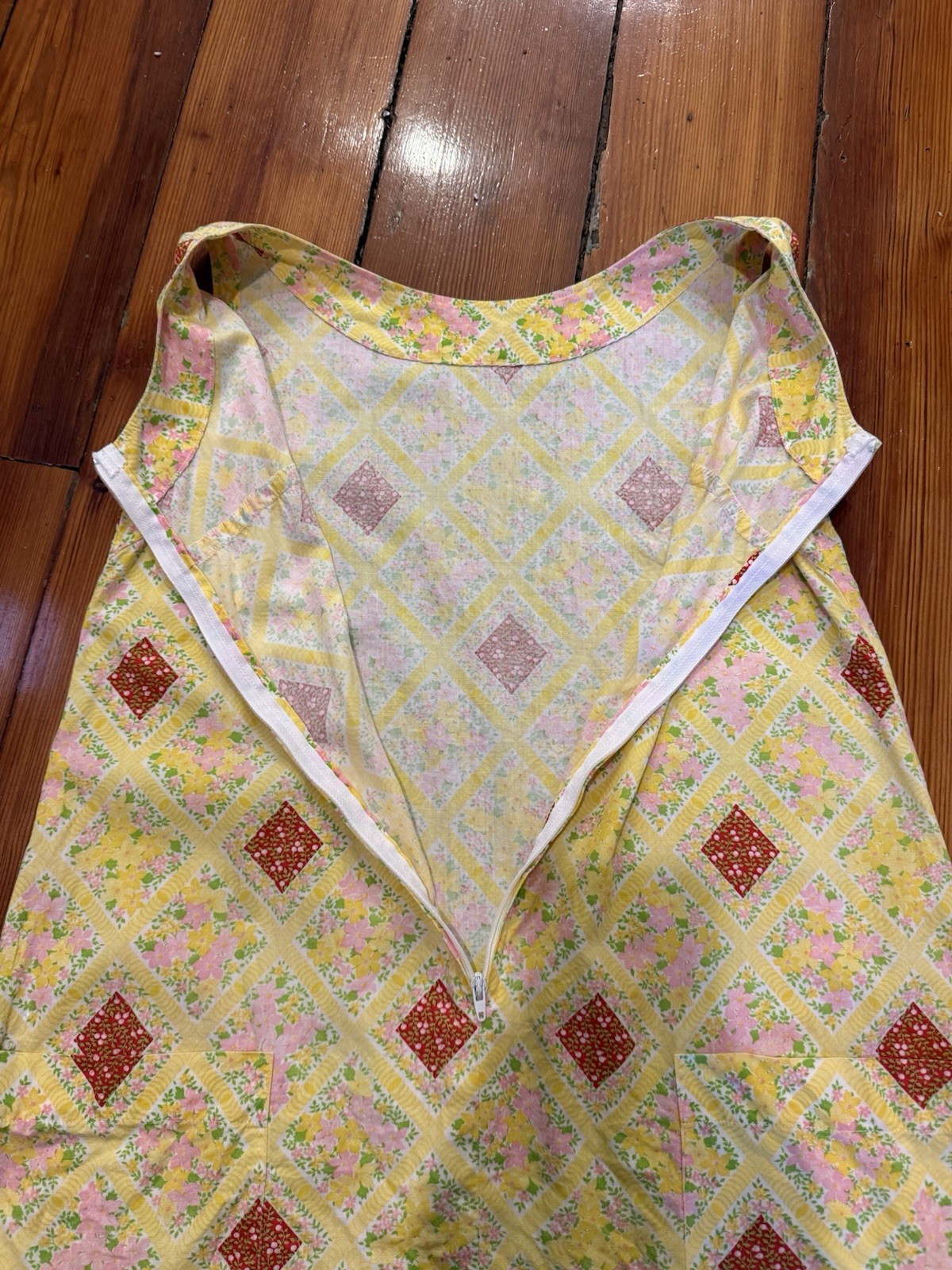 Vintage 1960s Women’s Homemade Shift House Dress Yellow W/ Flowers