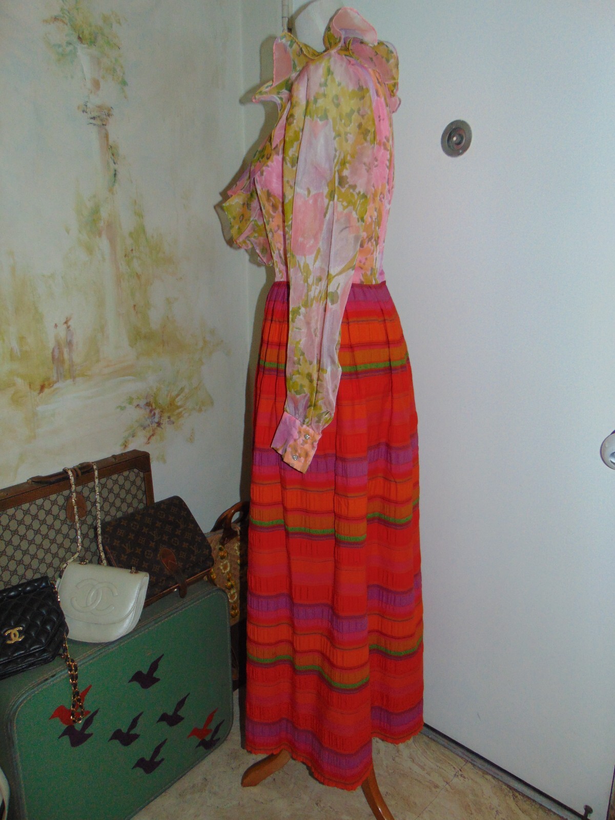 1960’s 70s LIPMANS Pink Orange Red Green Floral Dress Ruffled V Neck Maxi Womens