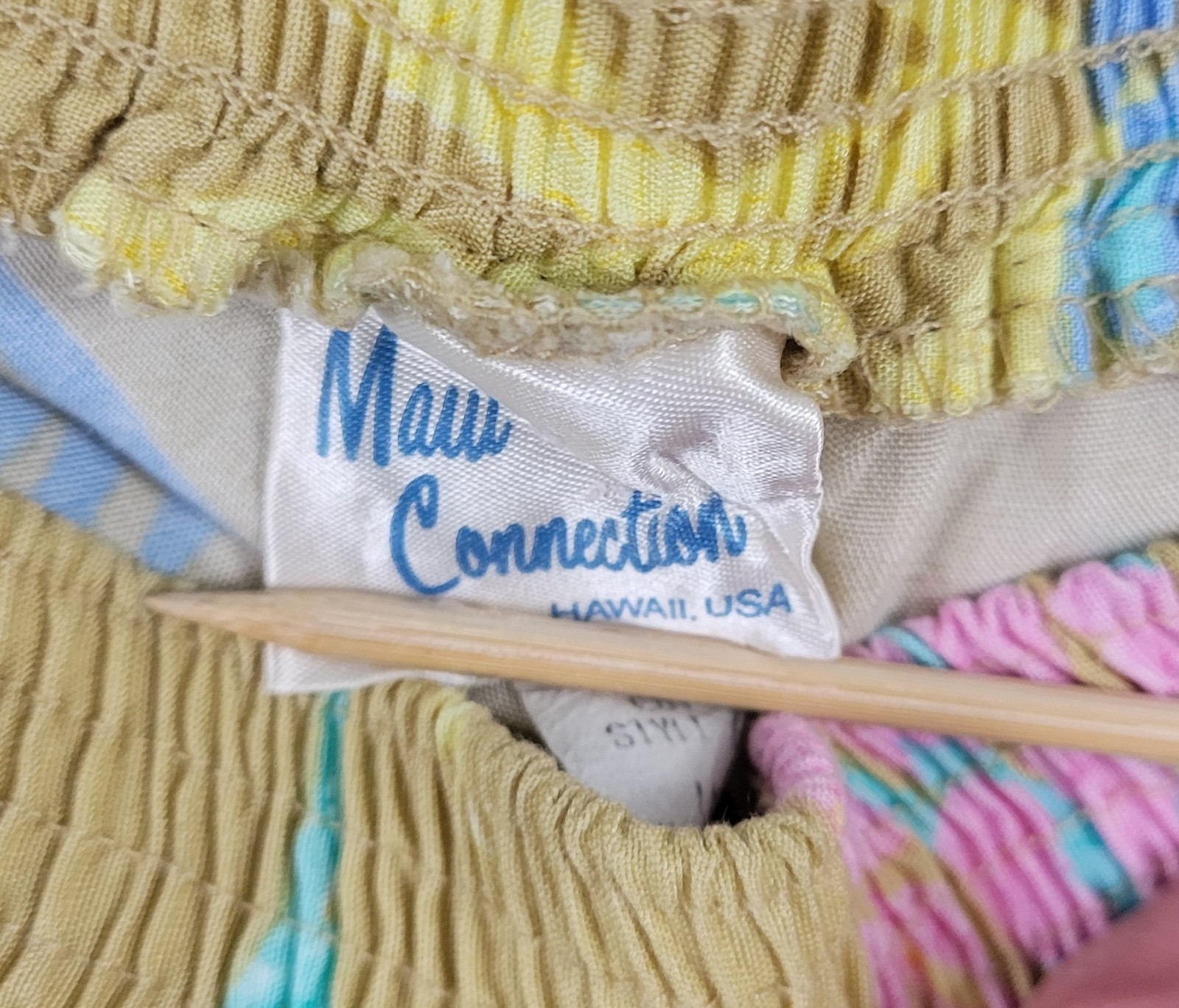 Vintage Maui Connection Tan Hawaiian Pants w Pastel Leaves Size Large