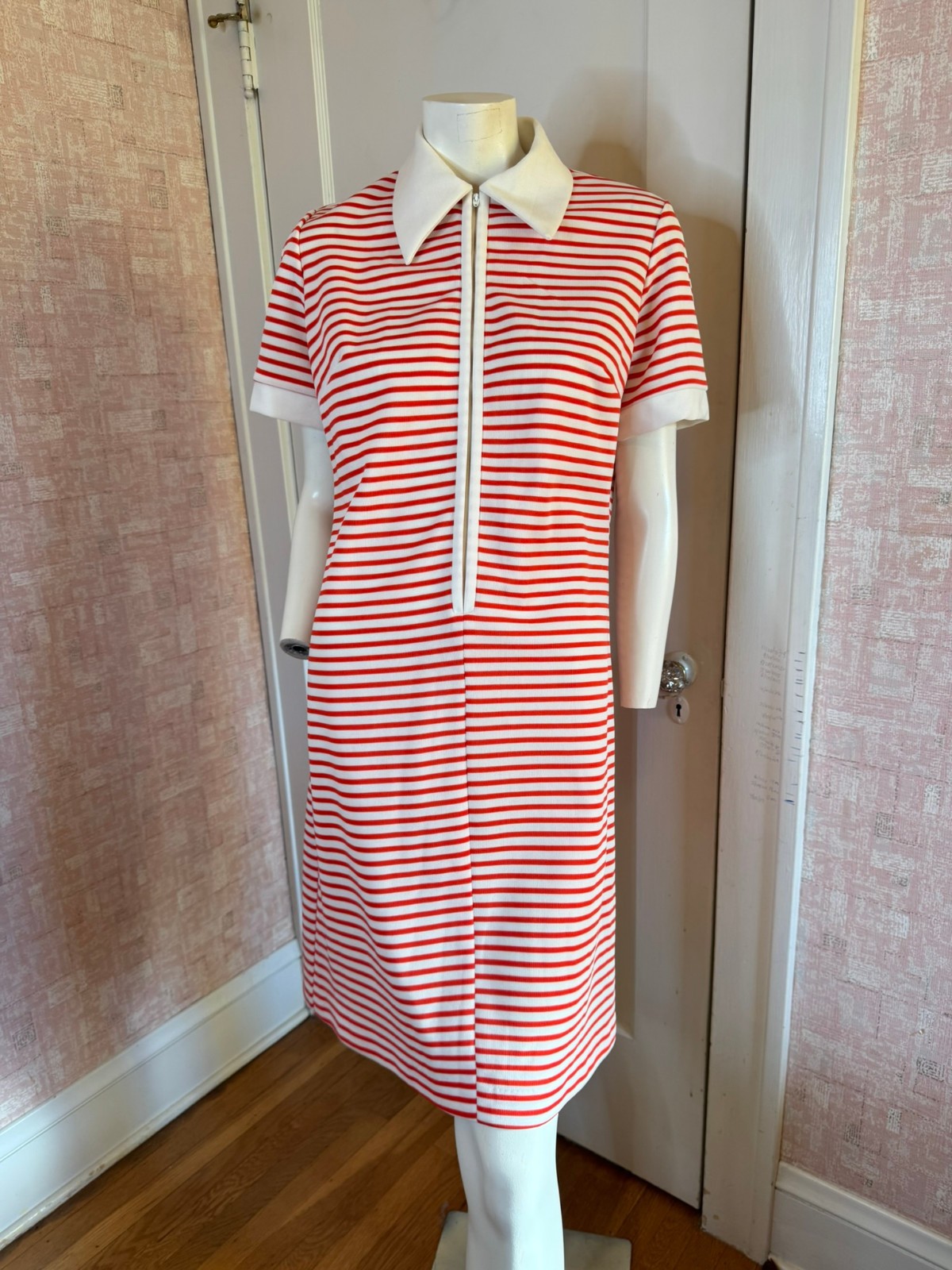 Vtg Red & White Knit Short Sleeve Collared Zipper Front Twiggy Mod Dress sz L