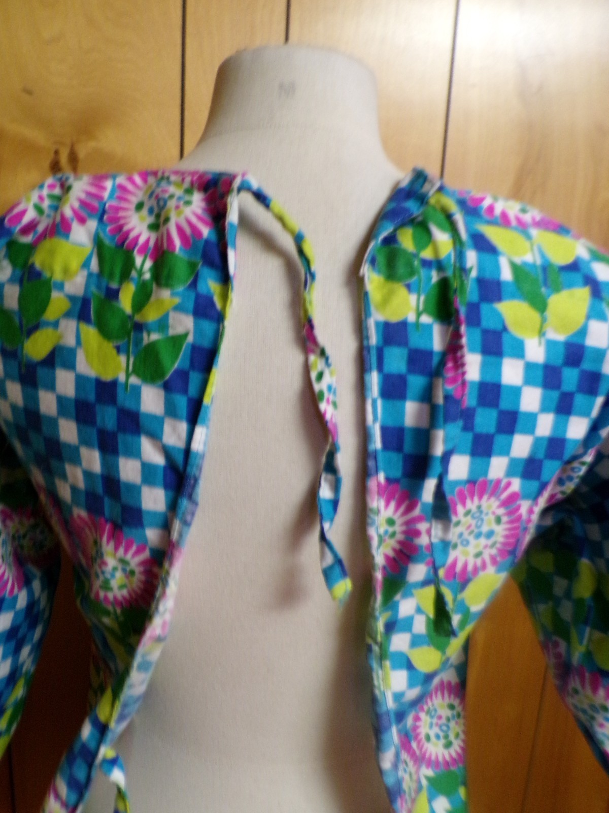 Vintage 1970’s Colorful Smock Open Back Blouse Shirt Top Waist 34″