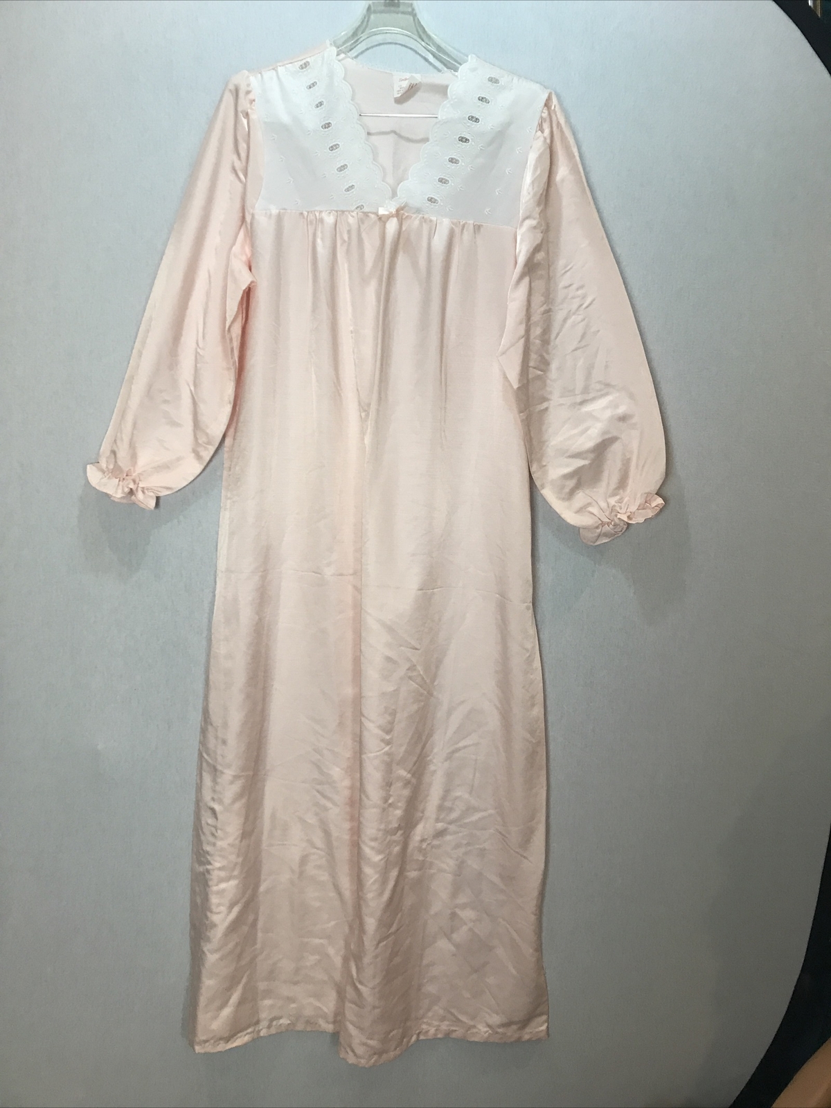 Vintage 70’s Long nightgown Medium by Spotlight Soft Pink White Embroidered