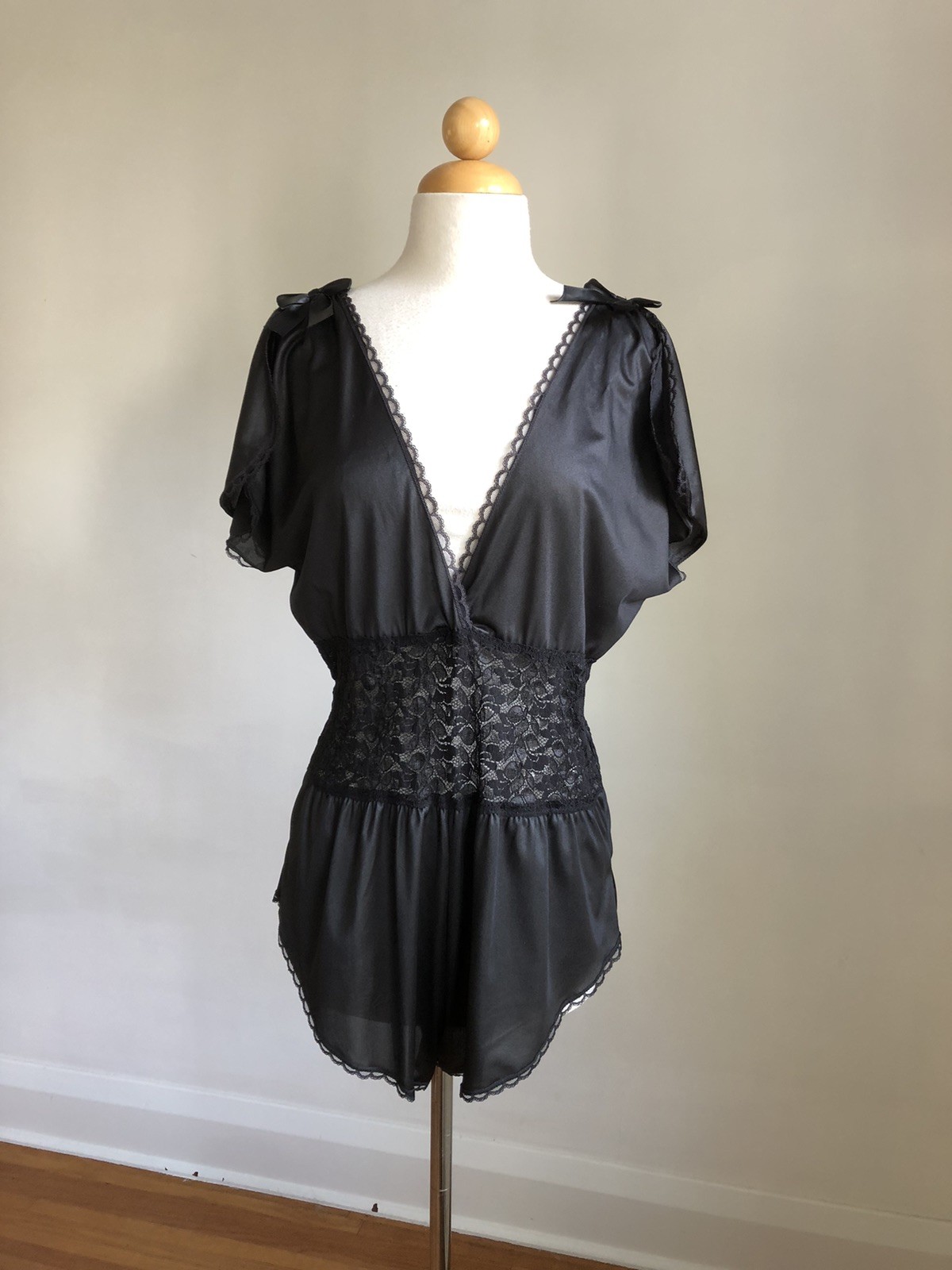 STUNNING VTG PETRA FASHIONS Black Nylon & Lace Teddy Romper Lingerie SZ S