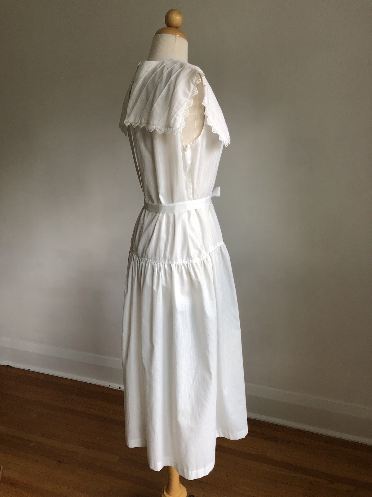 STUNNED VTG ISLE OF CAPRI Dallas White Cotton Drop-waist Prairie Day Dress M/L
