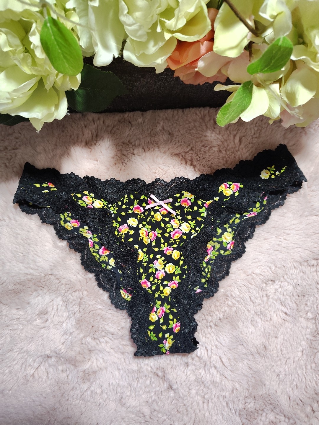 Vintage Victoria’s Secret Floral Rushed Back Cheekini OS/Year Of 2013