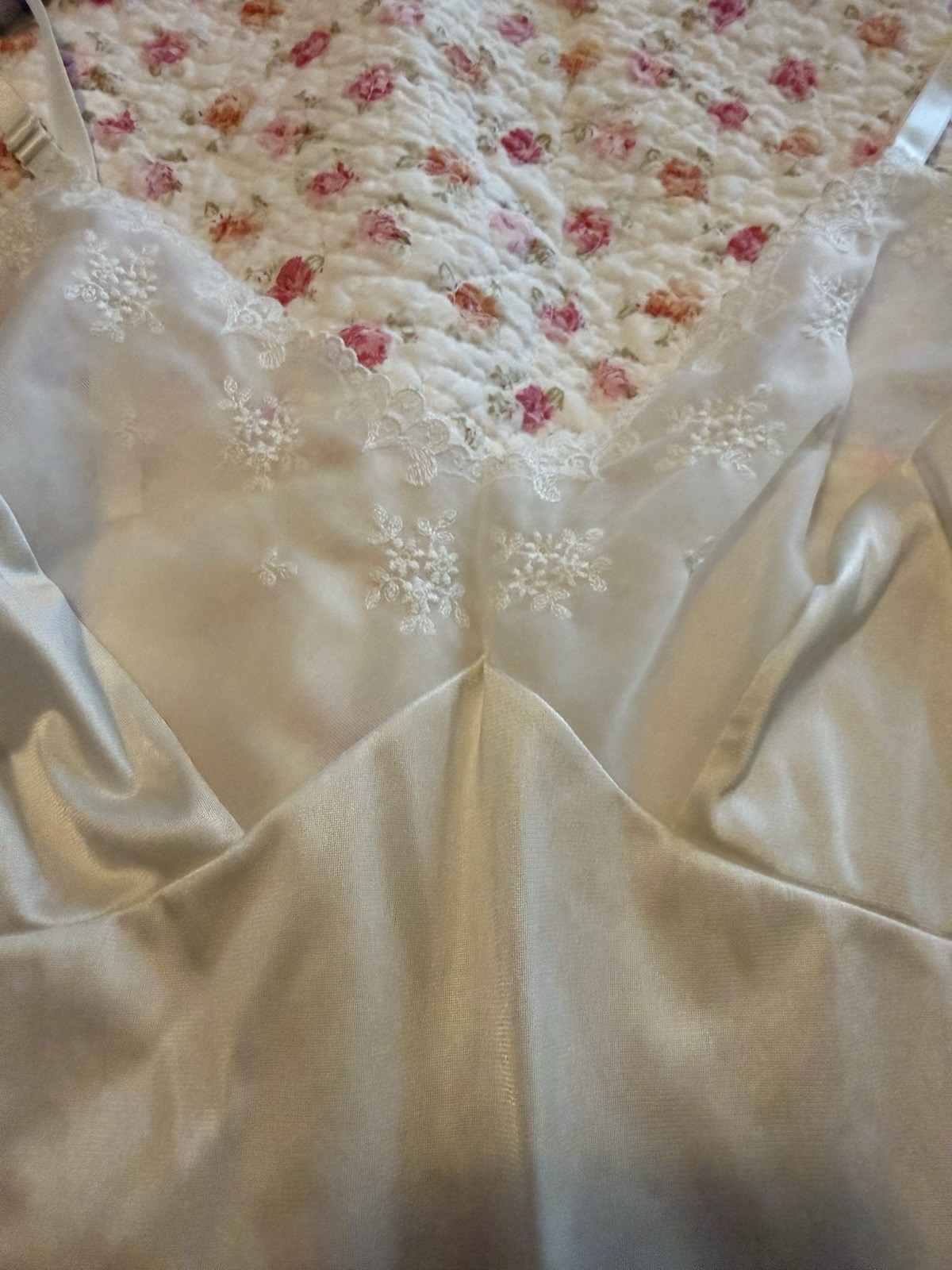 Vanity Fair Antron Nylon Beige Full Slip Lace Trim Spaghetti Strap Size 38