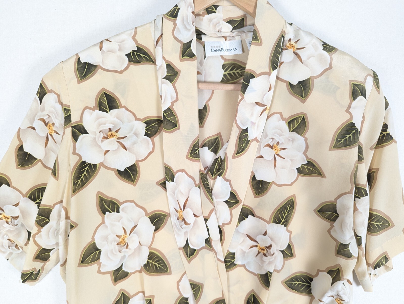 Vintage Dana Buchman Silk Floral Blouse Womens 10 Camp Collar Magnolia