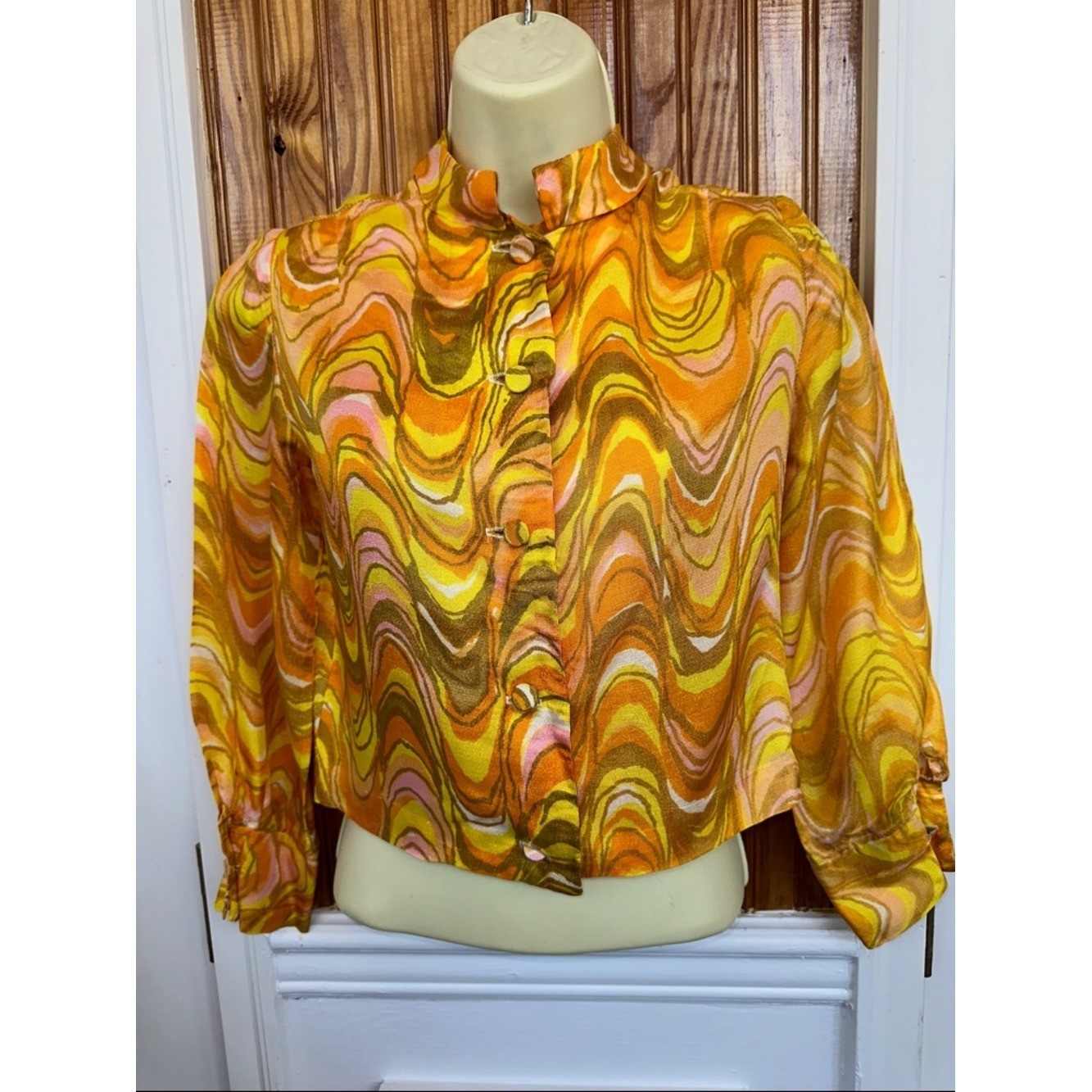 Vtg 60s Homemade Vibrant Swirl Print Blouse in Yellow & Orange with 3/4 sleeves