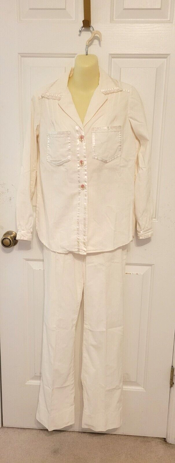 Vtg 70’s White Corduroy Suit Pants and Shirt Jacket Set Lucite ROSE Buttons~XS