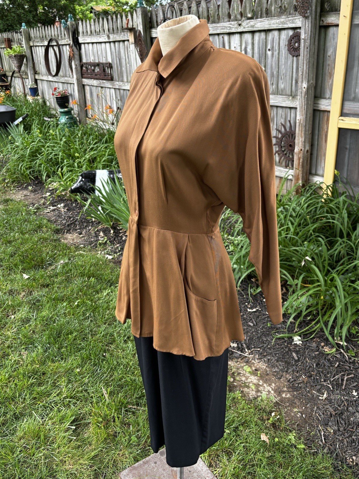 VTG 80s does 40s Womens Peplum Dress Rayon Brown Black Career 38x26x36″ Med