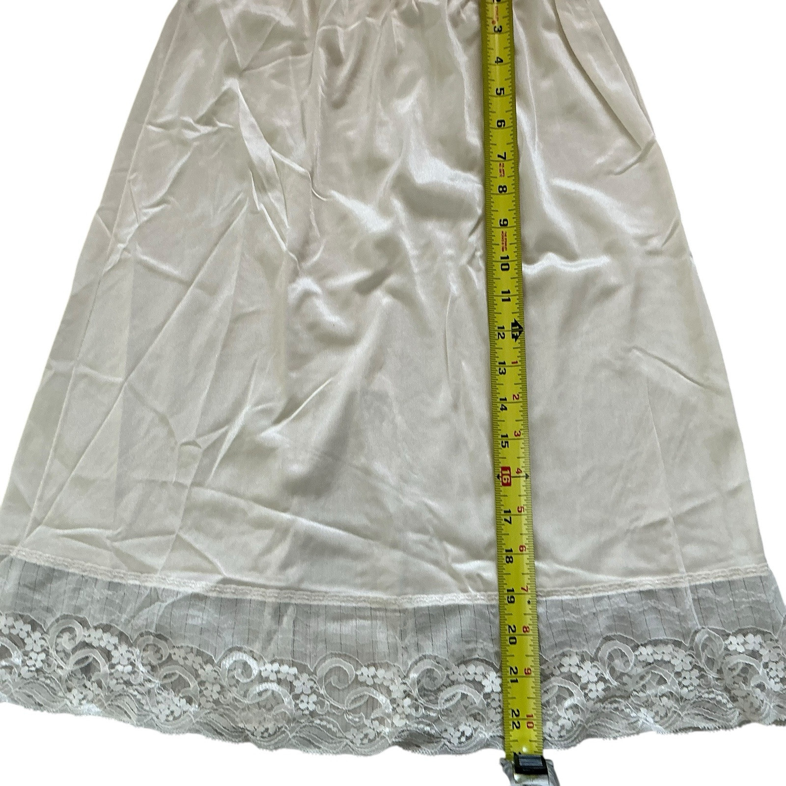Vintage Vasarette Half Slip Skirt Ivory Lace Trim Size Small (metric 90)