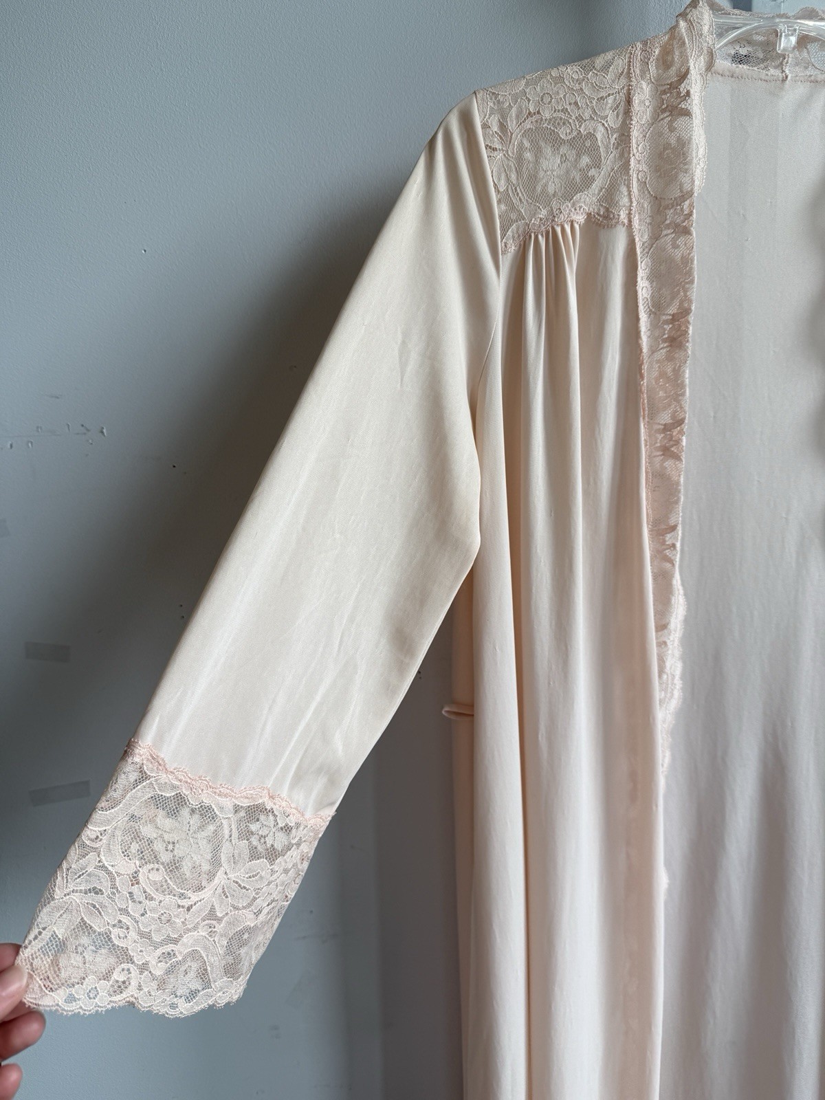 Vintage Olga Peach w/Lace Nightgown Peignoir SET Gown & Robe Small Full Sweep