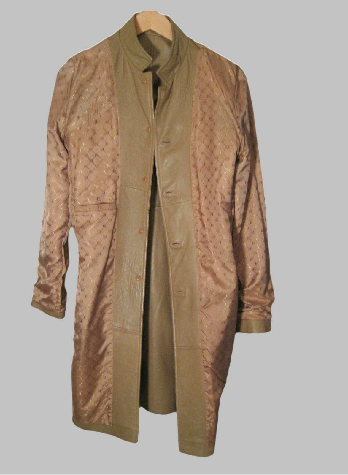 VTG WOMEN’S KENNETH COLE REACTION TAUPE MILITARY STYLE LEATHER COAT SIZE: MED