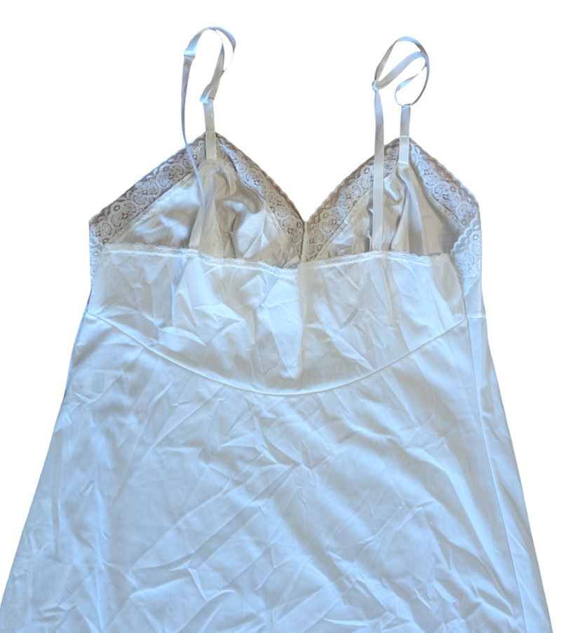 Vanity Fair White Nylon Full Slip Lace Trim Style 10-103 Size 36/42 M/L 22″ Long