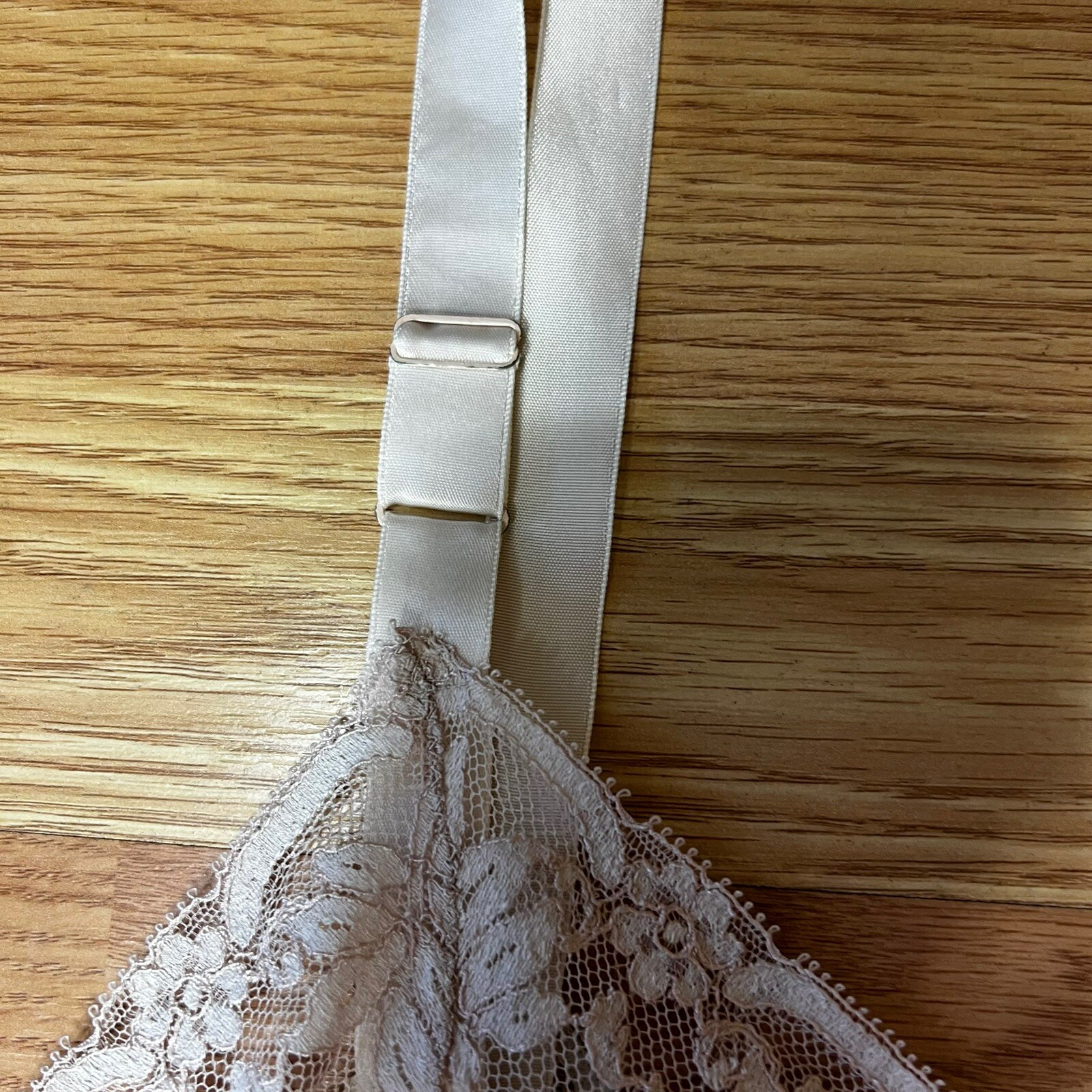 VTG Slip Nude Polyester Lace Bodice Knee Length Size M Lingerie 32” B/C Bust