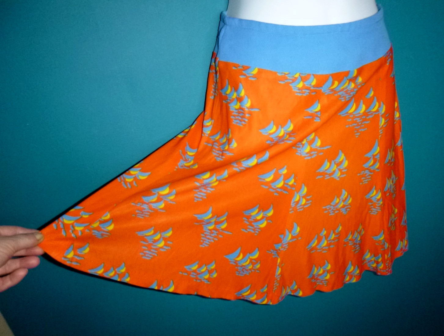 Vtg 60s MOD Knit Mini Skirt Red W/ Blue & Yellow Sailboats Sz XS/S
