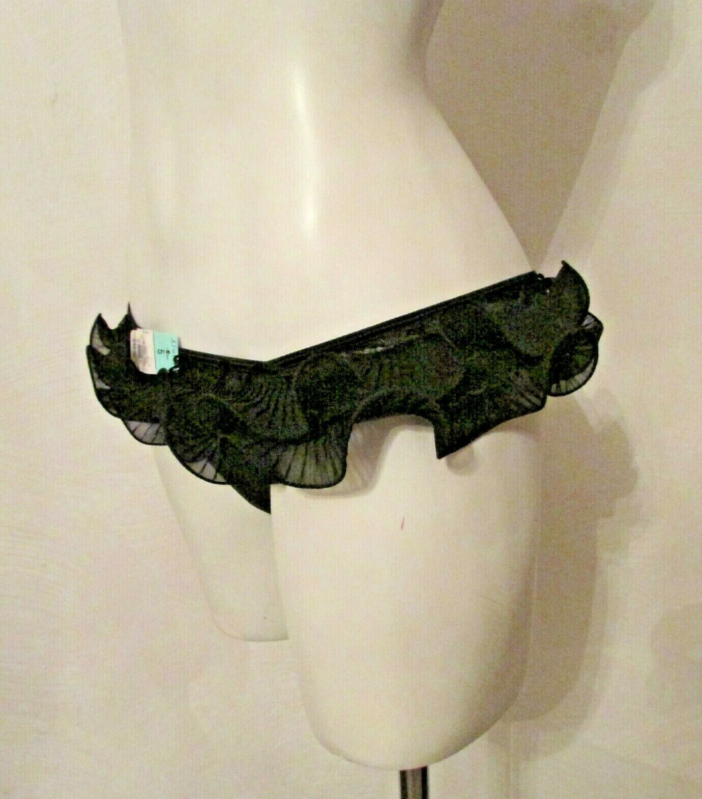 JC Penney Delicates J8365 Black Nylon Ruffled V-G-String Bikini Thong Panties 5