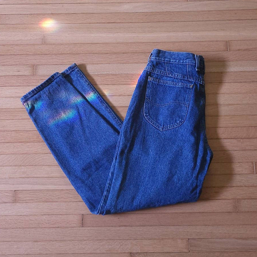 Vintage 1980’s Lee Denim Jeans / Faded Distressed / Size 12 / 29 x 30 / Mom