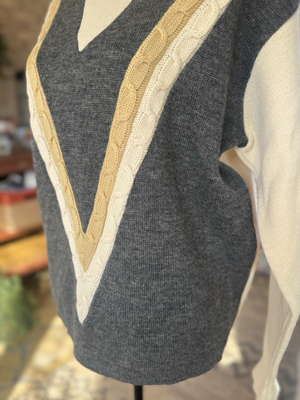 Vintage ‘70’s Knit Sweater 100% Wool, Campbells So. California, XL Neutrals